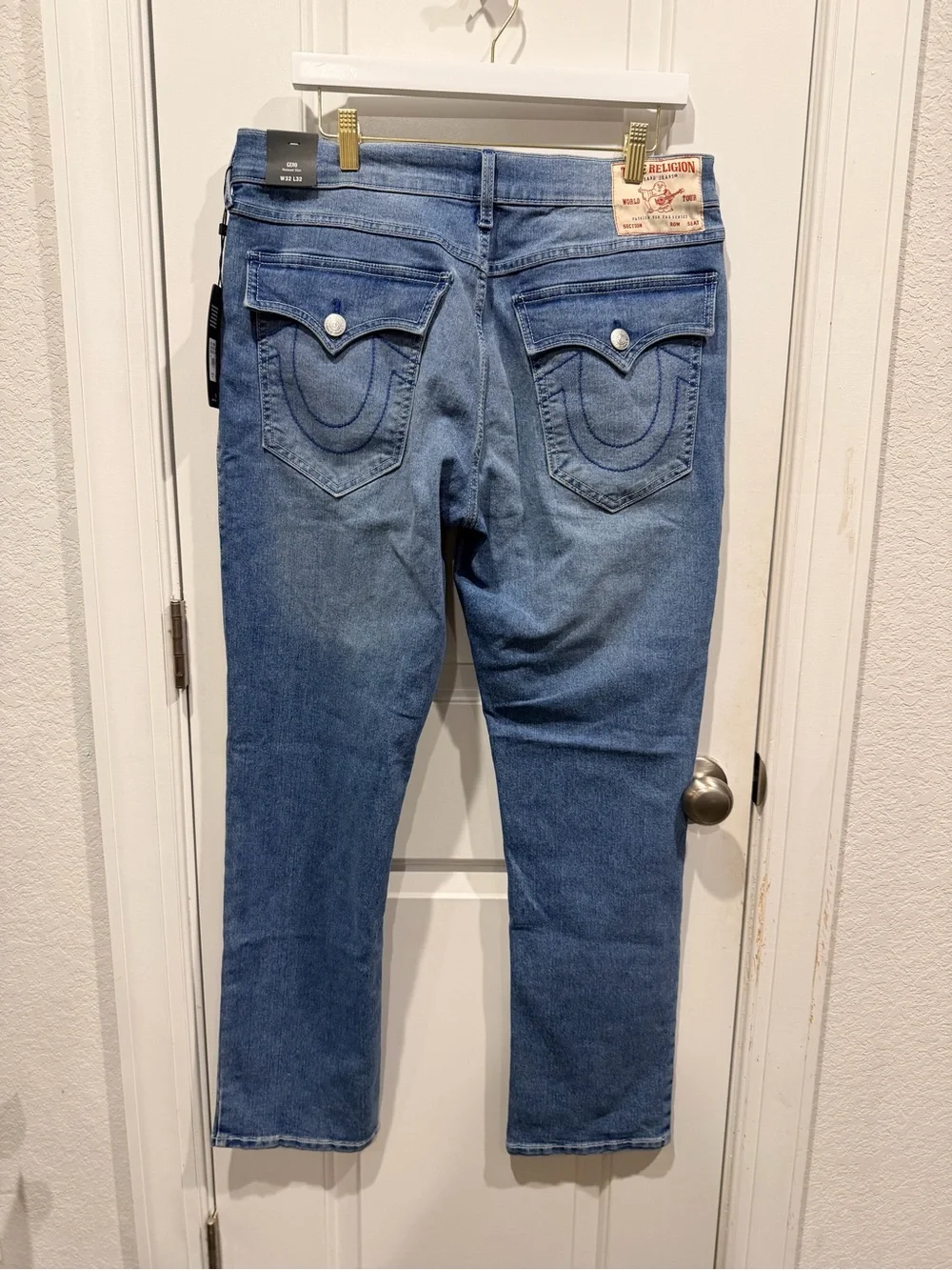 NWT True Religion Geno Relaxed Slim Flap Pocket Jeans Light Wash W32 L32